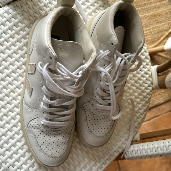 Hightops vejas sixe 9 new without tags - Picture 2 of 5
